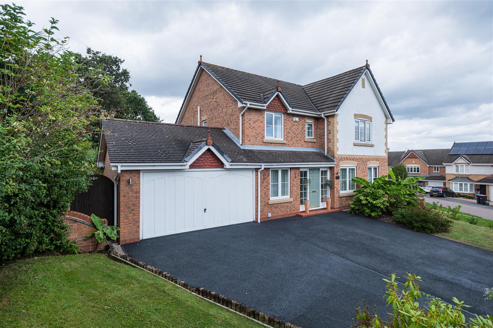 5 bedroom Detached House for Sale in Winsford
